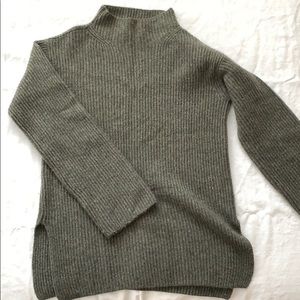 Everlane cashmere mock neck sweater